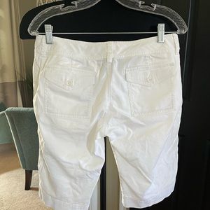 The Limited white Bermuda shorts size 4 Sexy Drew Fit